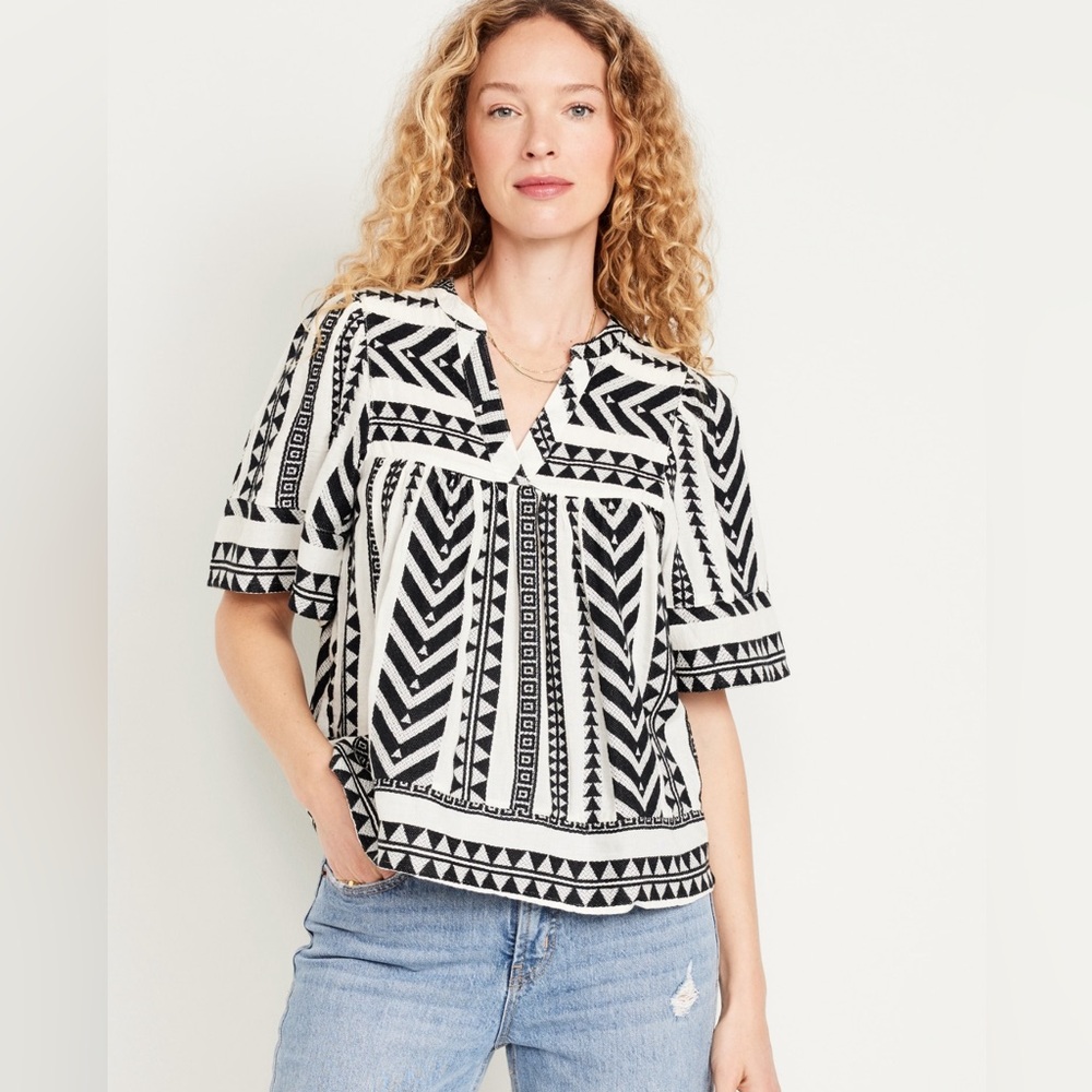 EUC Old Navy Bell Sleeve Blouse
